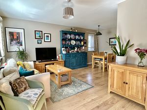 Lounge/Diner- click for photo gallery